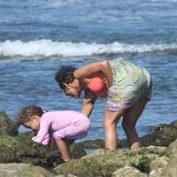 Halle Berry spends her 45th birthday on Malibu Beach photos | Picture 59767